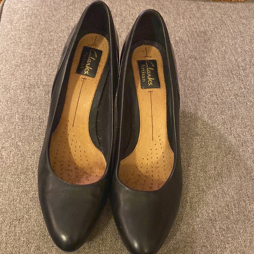 Clarks Artisan Black Leather 2” Heels Womens Size 9.5 - Picture 7 of 13